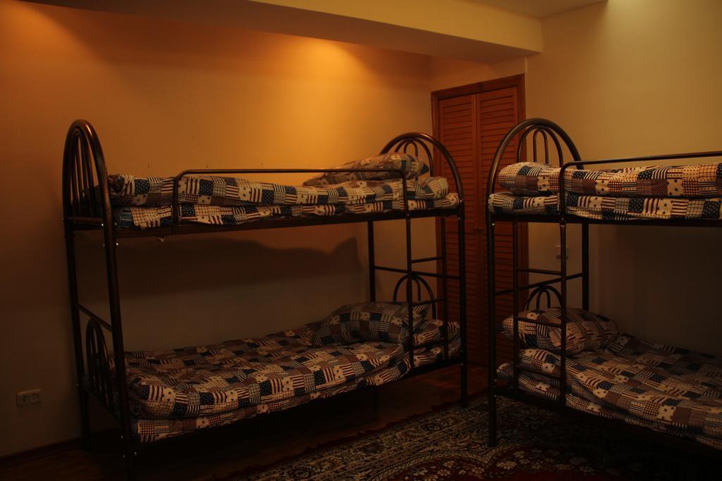 Ala Hostel Almaty Rom bilde