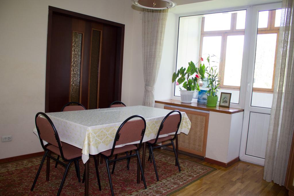 Ala Hostel Almaty Eksteriør bilde